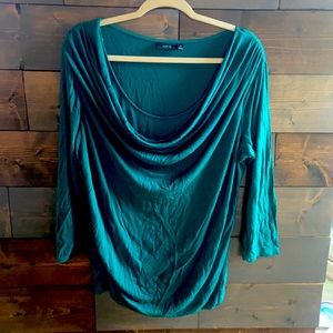 Scoop neck long sleeve